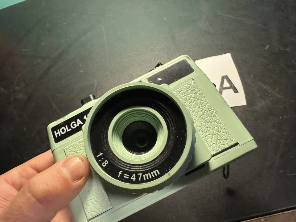 Holga 135 Film Camera 35mm Teal Blue Green Point & Shoot Vintage Photography - Image 4 of 4