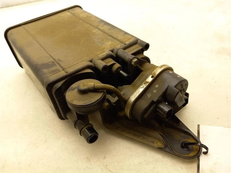 Toyota Tacoma 2009 2,7 L 4 cilindros montaje de bote de vapor de combustible Foto 3 de 4