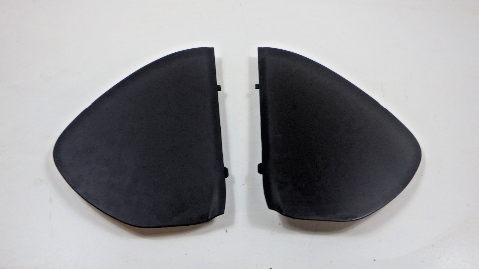 Audi A3 dash end trim pair and fuse map 8L 2002