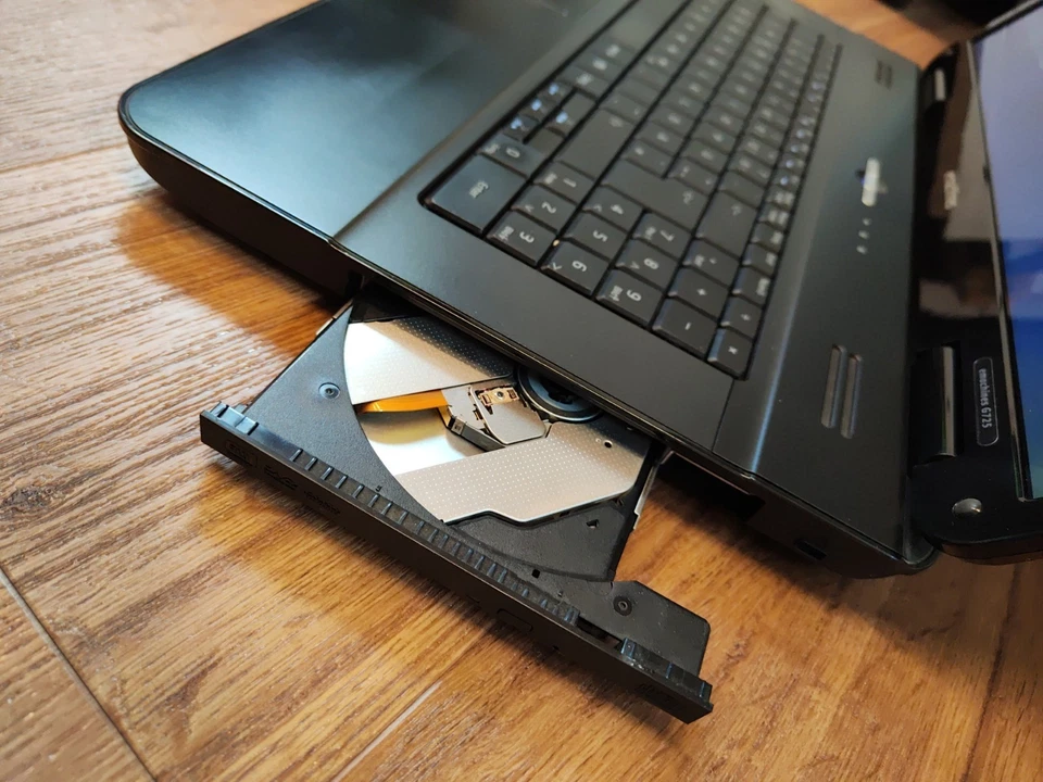 Notebook eMachines E725 Intel T4200 2x2,0GHz 4GB RAM 160GB WLAN Webcam DVD Win10 - Bild 4 von 4