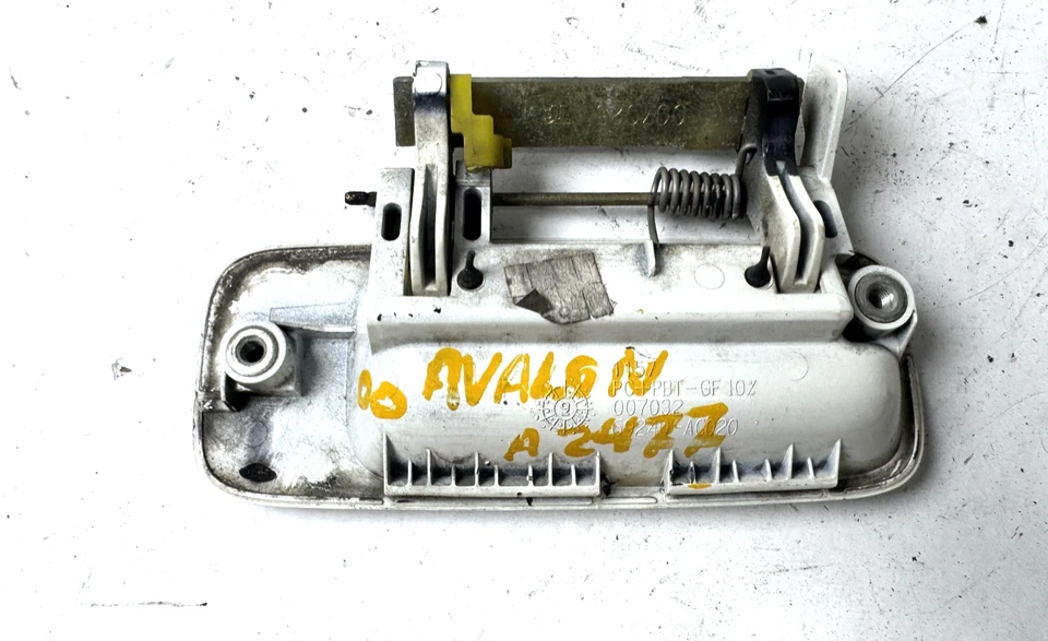 Manija exterior trasera izquierda Toyota Avalon 2000-2004 blanco perla Foto 2 de 4