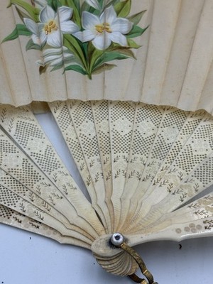 EXQUISITER VERZIERTER ANTIKER KLAPPBARER HANDVENTILATOR (428/A2)