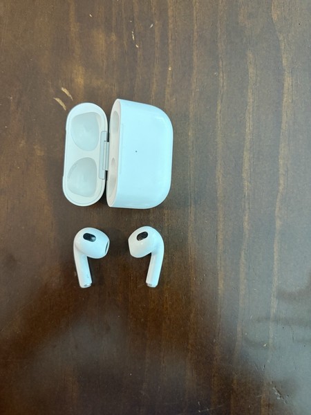 Apple AirPods 3ra Generación 4