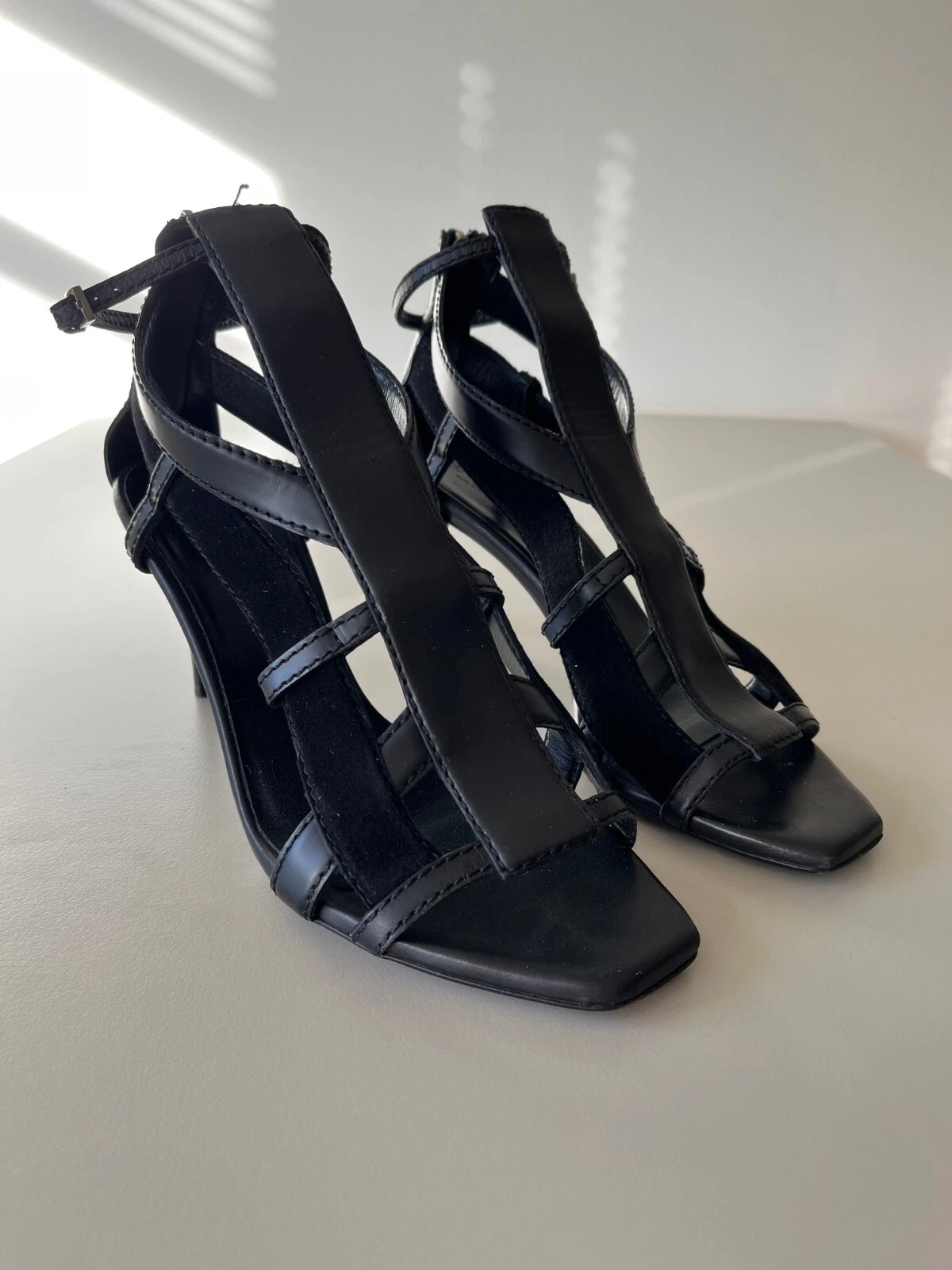 Sandale à talon cage gladiateur GUCCI Daryl lanière cuir noir vintage rare 241466