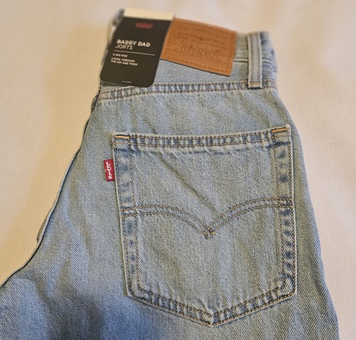 Levi Premium Ladies Baggy Dad Jorts Mid Rise Size 30 - Picture 5 of 7