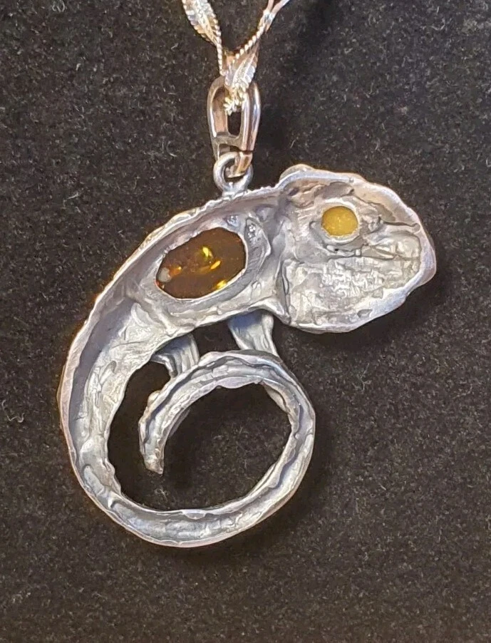 Modernist Sterling Silver 925 Baltic Amber Cameleon Pendant - Image 3 of 4