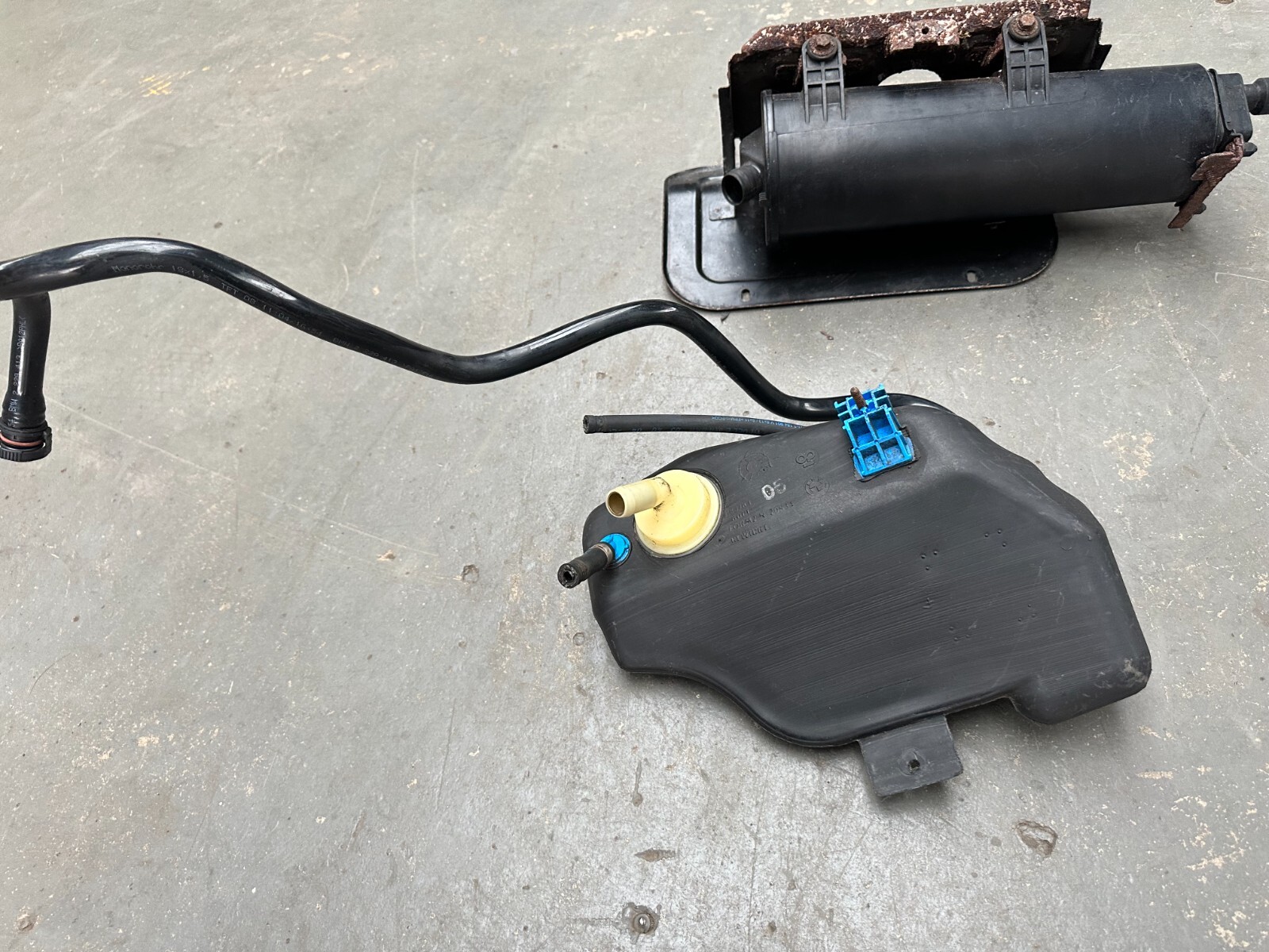 BMW E46 M3 S54 3.2 Fuel Tank Activated Charcoal Canister Filter