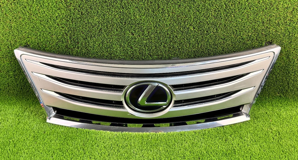Grelha de para-choque dianteiro Lexus LS600H LS460L 2010-2012 com emblema de radar usada - Imagem 2 de 4