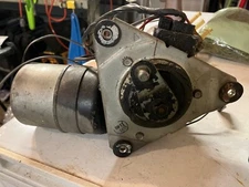 GM WINDSHIELD WIPER WASHER PUMP MOTOR ASSEMBLY W WIRE HARNESS CONNECTOR chevy