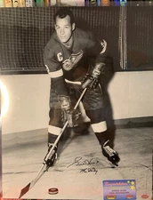 RARE GORDIE HOWE Signed DETROIT RED WINGS 16x20 Photo “Mr. Hockey” Inscribed COA