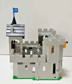 GENUINE LEGO SET 6074 BLACK FALCONS CASTLE UNBOXED WITHOUT INSTRUCTIONS