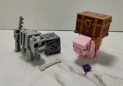 2021 Minecraft Craft-a-Block Action Figure: Skeleton Wolf And Pig Figure Lot