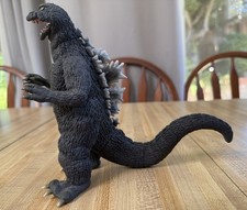 RARE VINTAGE GODZILLA FIGURE TOHO X-PLUS 2004 EXCELLENT CONDITION