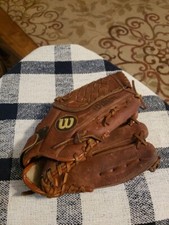 Wilson A2124 George Brett Signature Baseball Glove Mitt RHT Great Soft Leather