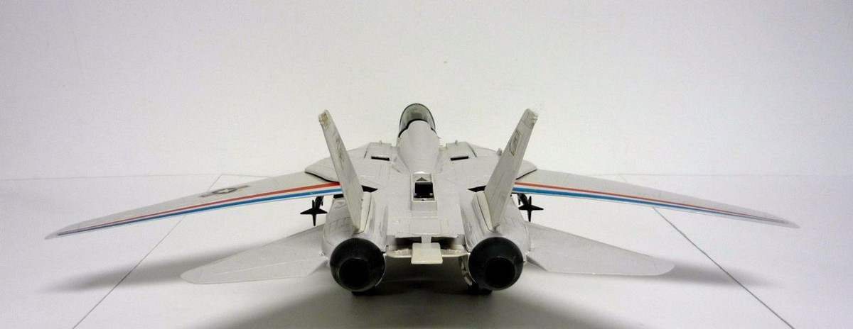 1 Tomcat 1/32 Huge Jet G I JOE 1983 SKYSTRIKER Jet with PILOT and