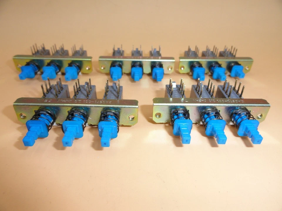 INTERRUPTOR SELECTOR PULSADOR PULSADOR NOS (LOTE DE 5)  Foto 3 de 4