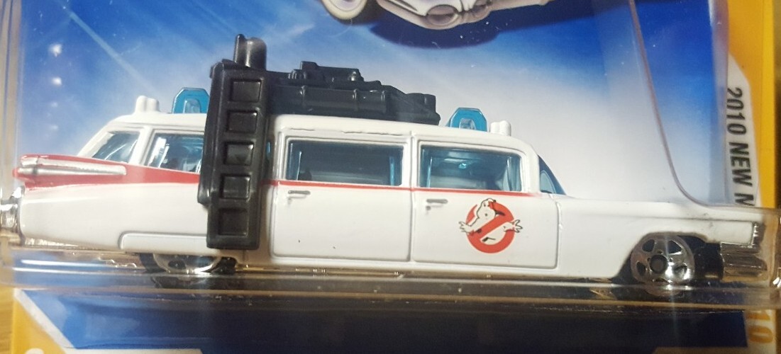 ホットウィール　GHOSTBUSTERS ECTO-1 Amazon.com: Hot Wheels, Retro Entertainment, Ghostbusters