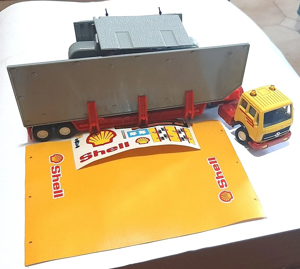 Matchbox Super Kings K-135-K125-9 Mercedes Benz Shell Garage Transporter (1988) - Immagine 3 di 4