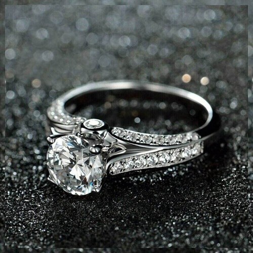 Anillo de compromiso solitario con acabado de oro blanco de 14 quilates de... - Imagen 2 de 9