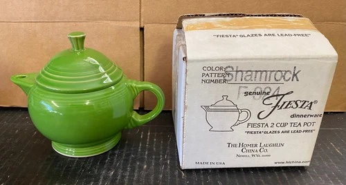 FIESTA  2 CUP TEAPOT TEA POT F-324 SHAMROCK NEW IN BOX