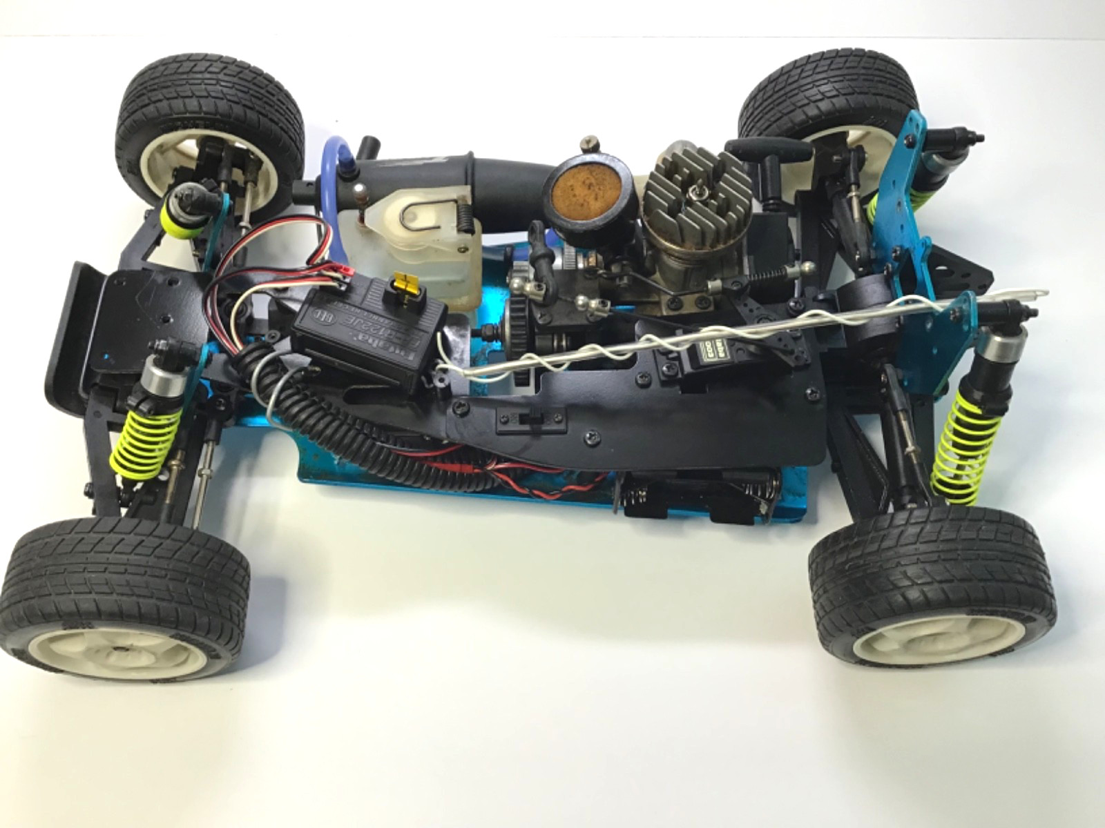R/C CAR WITH 2 STROKE GAS ENGINE & FUTABA PARTS - “READ”