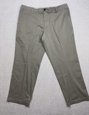 Dockers men  s khaki classic fit pants size 38 x 30