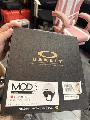 Oakley MOD3 MIPS Snow Boarding Ski Helmet Size S $220 Brand New In Box