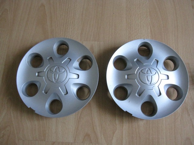 2000-04 Toyota Tundra Sequoia Tacoma Wheel Center Hub Cap OE 42603