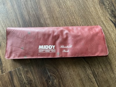 EIN ALTER RETRO MIDDY FISCHEN SCHWIMMER REISETASCHE & INHALT.