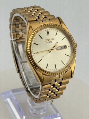 #ad Vintage Pulsar Quartz Gold Tone Day Date Watch Jubilee Bracelet Japan V533 8B50 $68.00