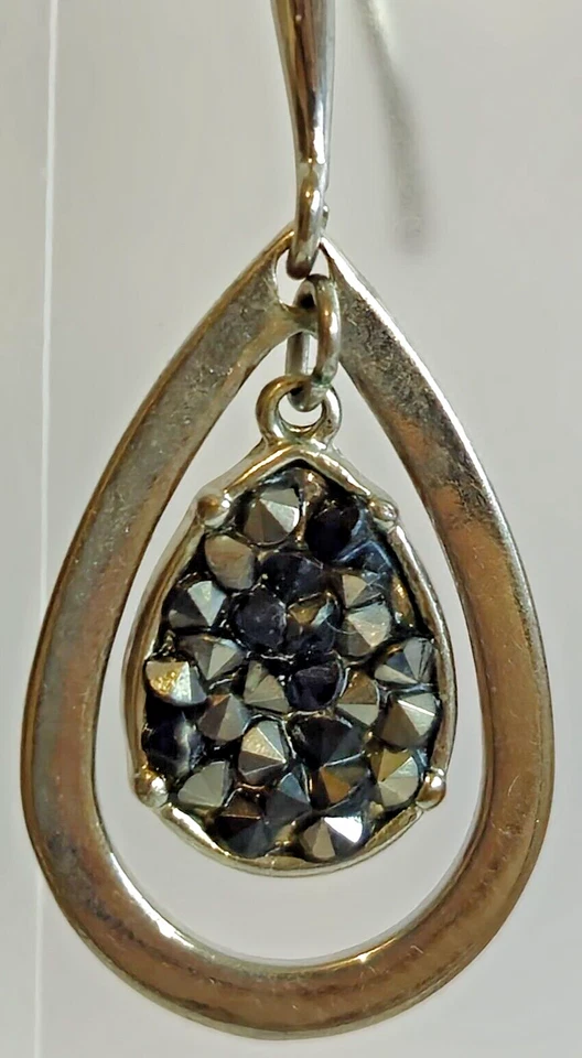 Vintage Silver Tone Black Hematite Teardrop Dangle Hook Costume Fashion Earrings - Image 3 of 4