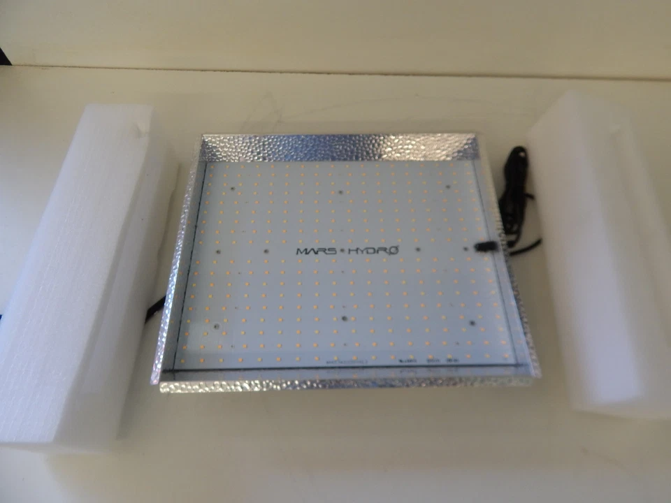 MARS HYDRO TS-1000 Led Grow Light with Timer & Thermometer -NEW (IWJ13) - Image 2 of 4