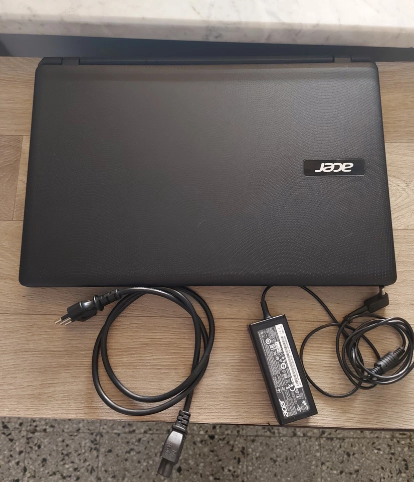 Compiuter portatile Notebook ACER Aspire ES 15, nero, AMD quartcore processor A8 - Immagine 4 di 4