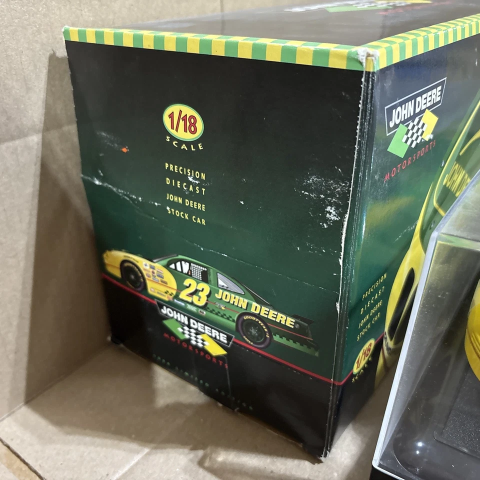 ERTL Precision Diecast John Deere Stock Car escala 1:18 Chad Little 23 NASCAR 96 Foto 4 de 4