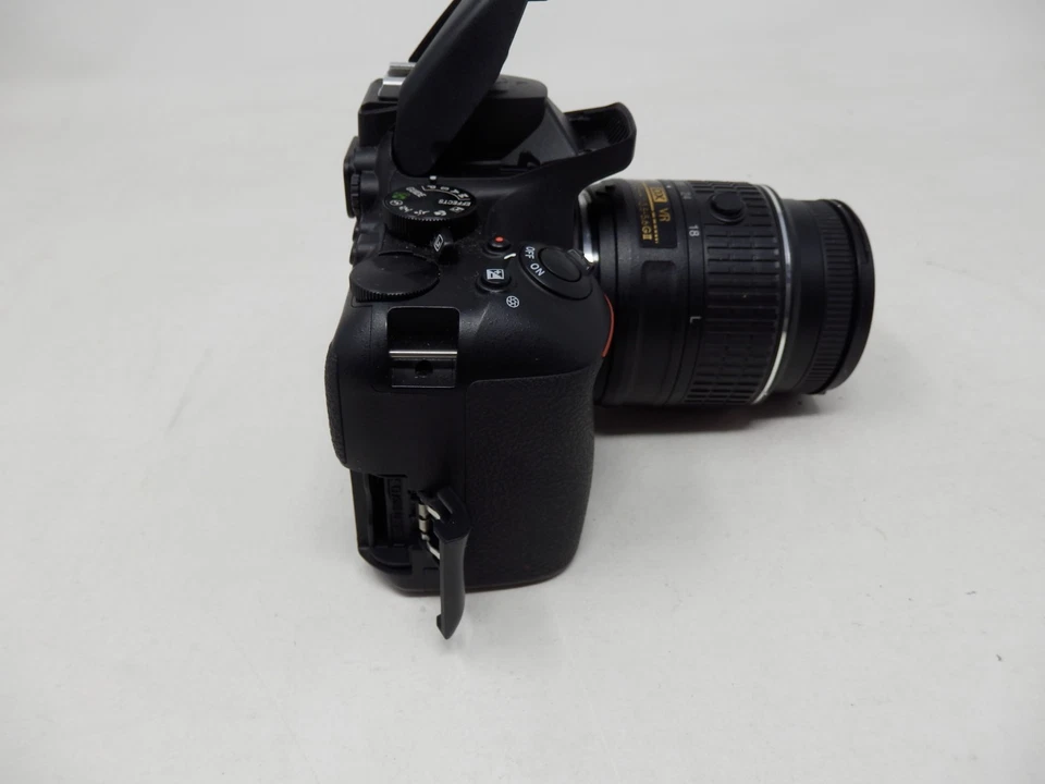 Nikon D3500 24.2MP with 18-55mm VR Lens Kit DSLR Camera W/ Battery & Charger - Image 2 of 4