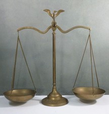 EQUAL ARM SCALE w EAGLE on PEDESTAL Ornamental Balance ANTIQUE engraved BRASS