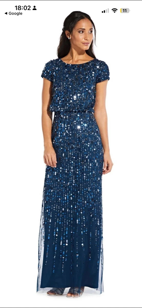 Vestido Blusa Larga con Cuentas Azul Profundo Adrianna Papell Mangas Cortas. 10