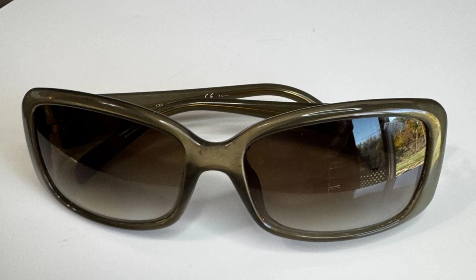 Gafas de sol Fendi FS3231 verde oliva envolventes marrón degradado 56 mm Italia con estuche Foto 3 de 4