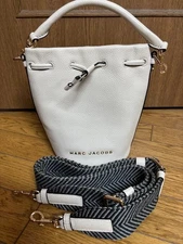 ☆Price reduction☆MARC JACOBS white bucket-shaped shoulder bag