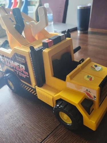 Vintage Fisher Price Husky Helpers POWER TOW TRUCK1982.