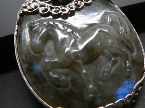 SARDA Indonesia Labradorite Gemstone Carved HORSE Ornate Sterling 925 Pendant - Picture 6 of 6