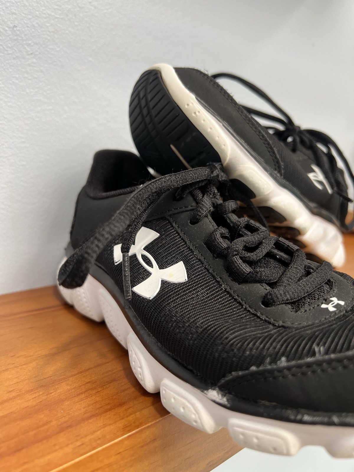 UNDER ARMOUR Charged Assert Athletic Sneakers Wom… - image 4