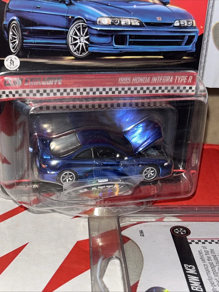 Hot Wheels RLC Honda Integra Tipo R Spectraflame Azul con Insignia Pin Foto 2 de 2