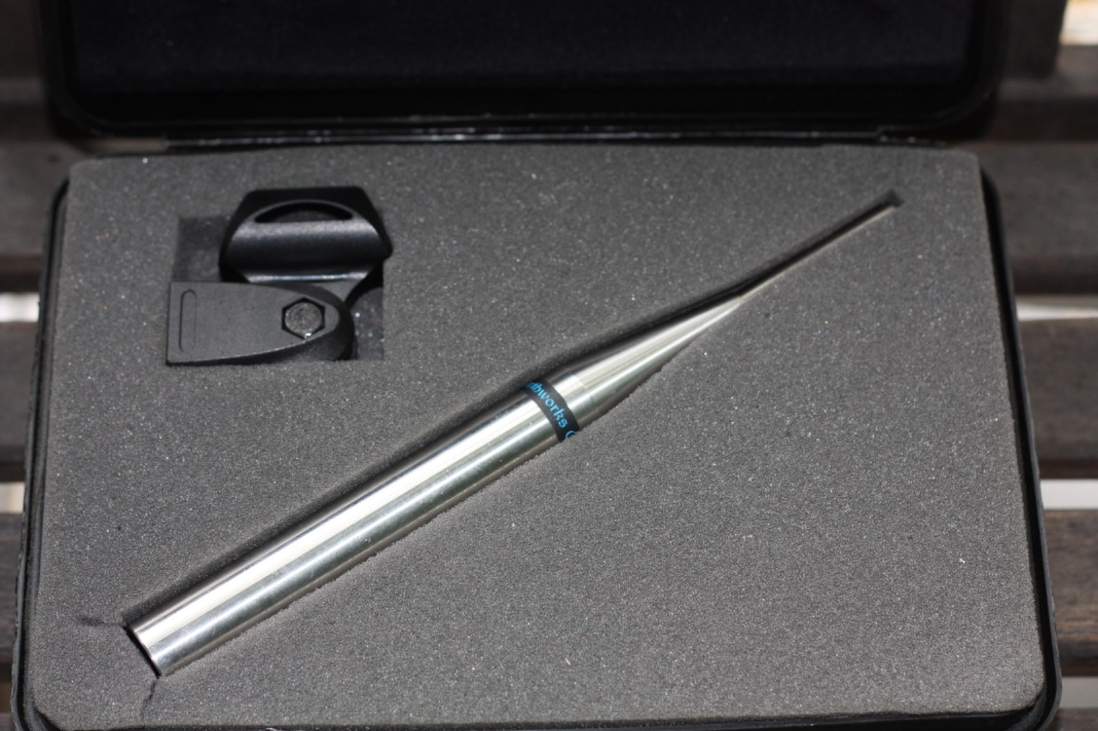 Earthworks QTC1 Silver Condenser Microphone, Wired, 48V Phantom, Case & Manual