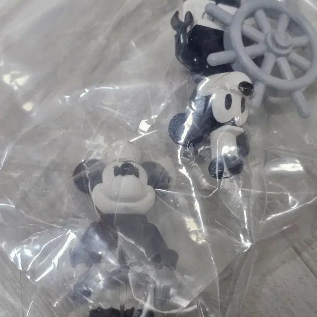 Mickey & Minnie Mouse 2-Piece Figure Set, New