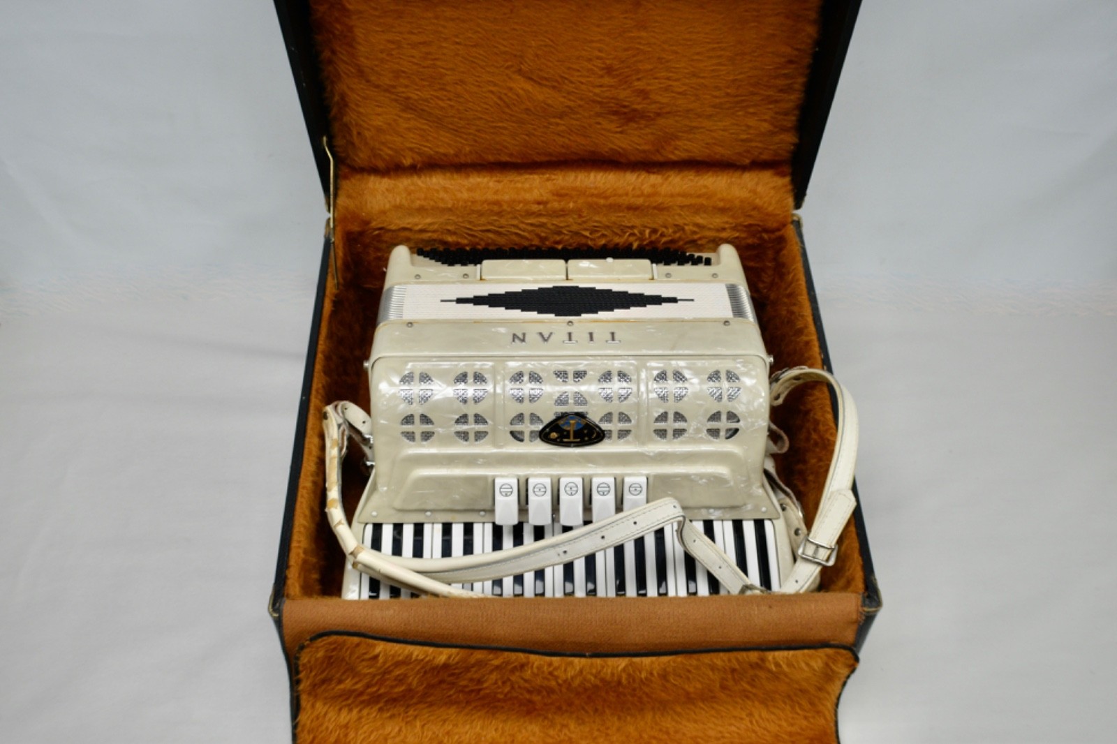 Titan Accordion Custom Built By Titano 41 Keys Made in Italy
