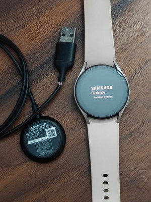Samsung Galaxy Watch5 (40mm) - model SM-R900 Pink Gold