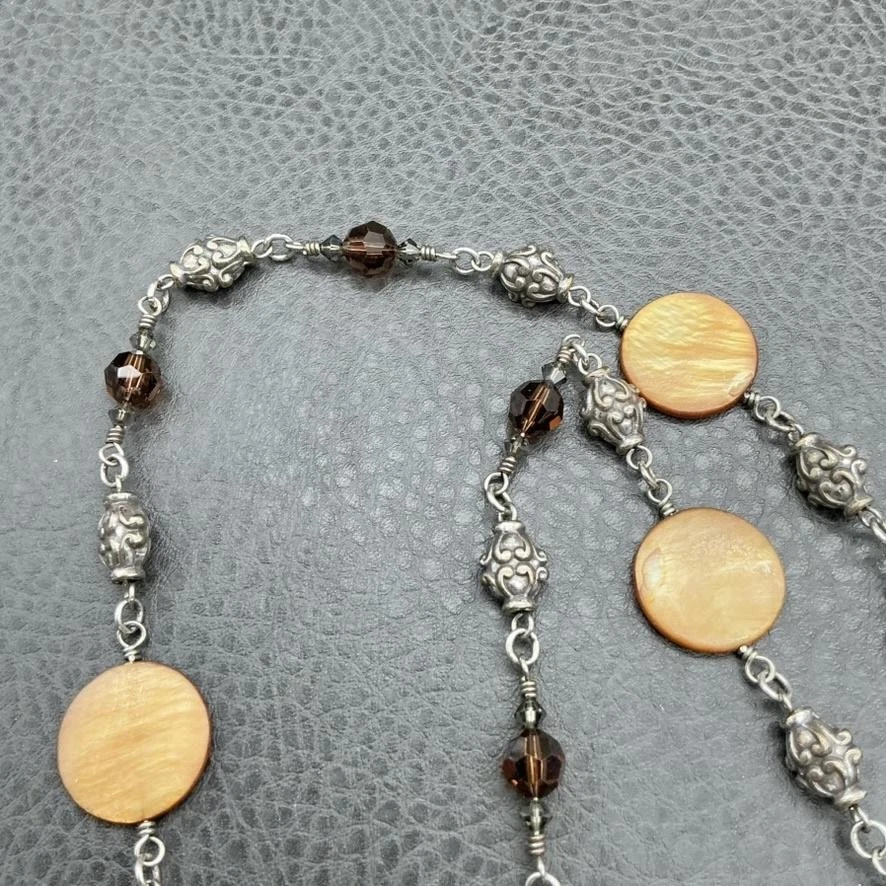 Collar Brighton Estación Larga Mujer Discos Concha Cristal Ahumado Tono Plata Cuentas Foto 4 de 4