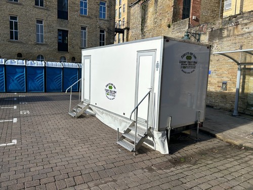 Luxury Toilet Trailer Hire in the North West of England Long/Short Term & Events - Picture 2 of 8
