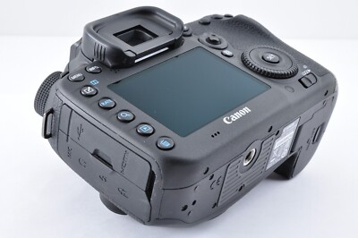 CANON EOS 7D Mark ii 20.2MP Digital SLR Camera 11274 Shots JAPAN